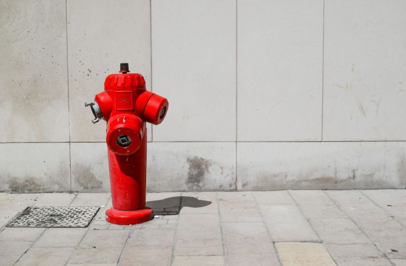 Hidrantes y Redes de Agua Contra Incendios en Panamá: Diseño, Normativa y Mantenimiento